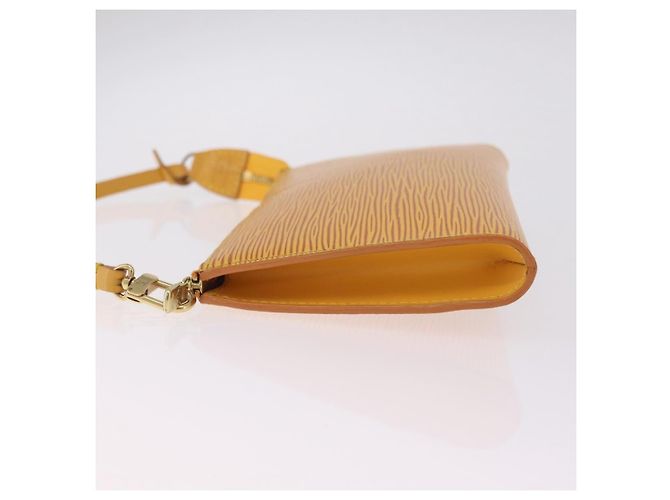 Louis Vuitton Pochette Accessoires Epi Leather MM - vista 4