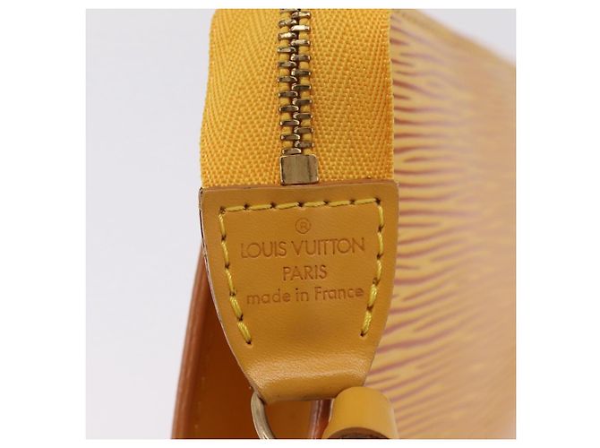 Louis Vuitton Pochette Accessoires Epi Leather MM - vista 6
