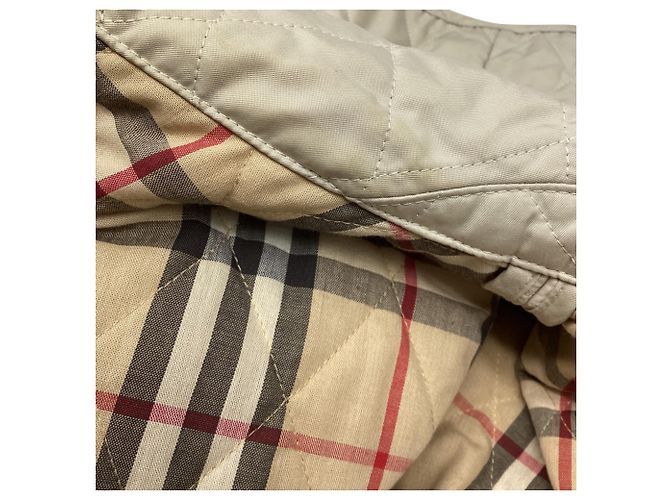 Burberry Constance Steppjacke aus beigem Polyester - Ansicht 10
