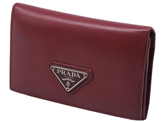 Portafoglio Prada con logo smaltato in pelle rossa - vista 2