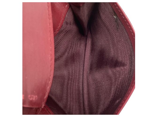Portafoglio Prada con logo smaltato in pelle rossa - vista 9