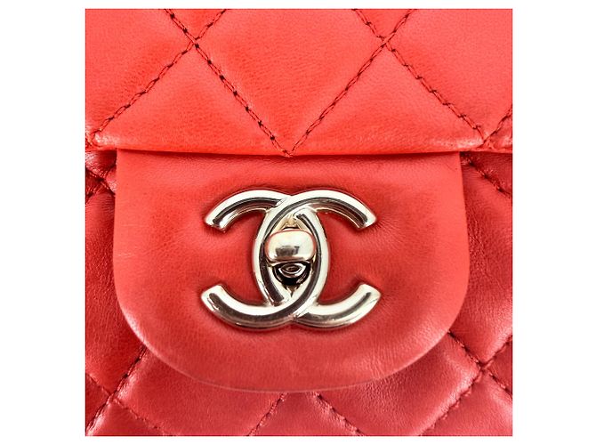 Borsa Chanel Classic Double Flap in pelle rossa - vista 11