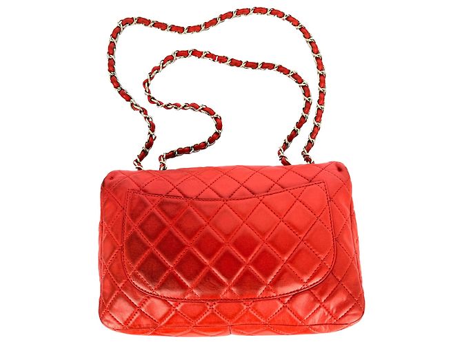 Borsa Chanel Classic Double Flap in pelle rossa - vista 2