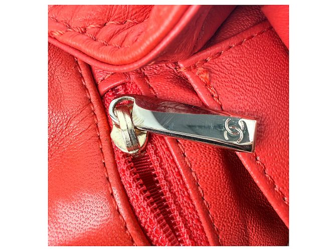 Borsa Chanel Classic Double Flap in pelle rossa - vista 6