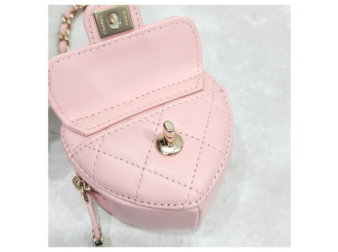 Charm per borsa Chanel cuore rosa in pelle - vista 15