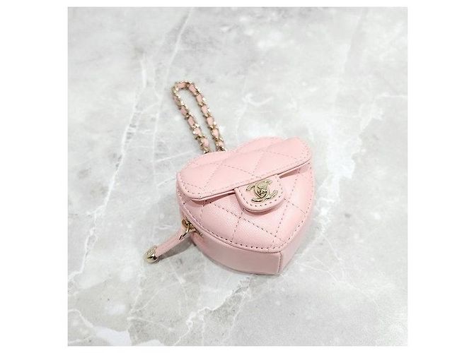 Charm per borsa Chanel cuore rosa in pelle - vista 3