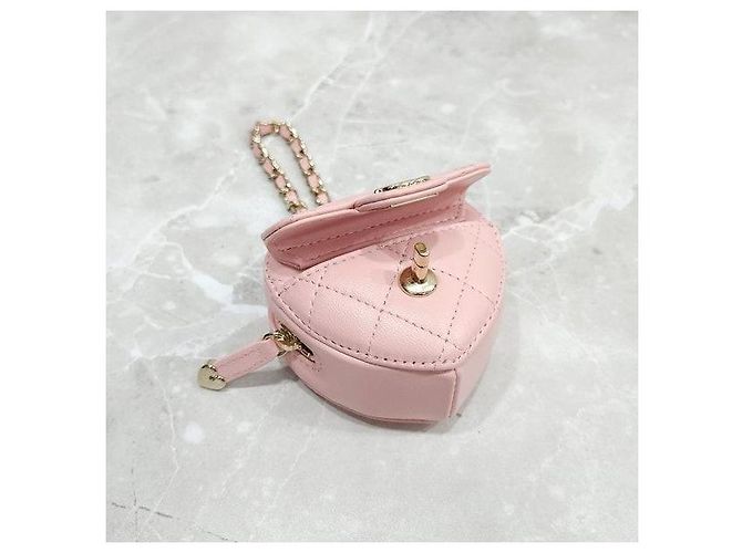 Charm per borsa Chanel cuore rosa in pelle - vista 4