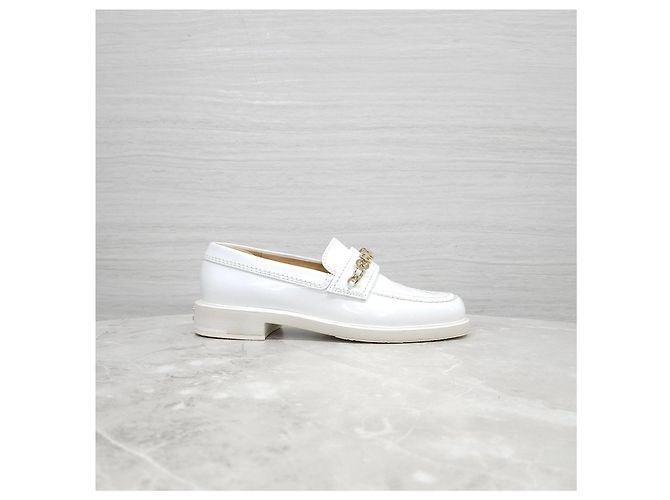 Chanel Mocassino Initial Patent Chain White - vista 13