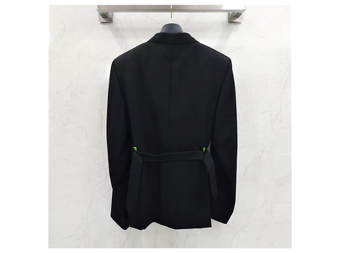 Louis Vuitton Hook Belted Single Jacket - view 10