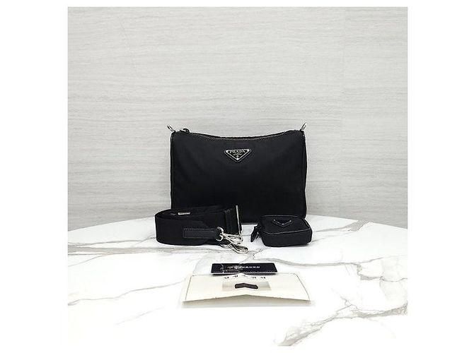 Prada Borsa a tracolla pouch in nylon Saffiano con logo triangolare - vista 10