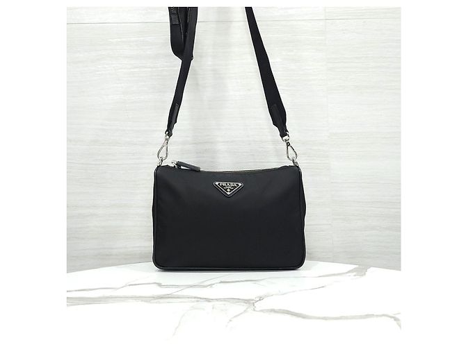 Prada Borsa a tracolla pouch in nylon Saffiano con logo triangolare - vista 11