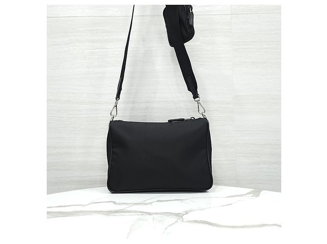 Prada Borsa a tracolla pouch in nylon Saffiano con logo triangolare - vista 13