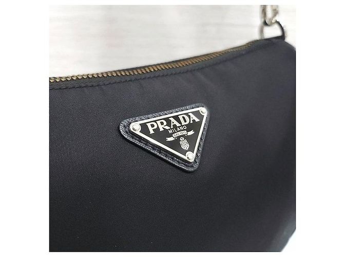 Prada Borsa a tracolla pouch in nylon Saffiano con logo triangolare - vista 5