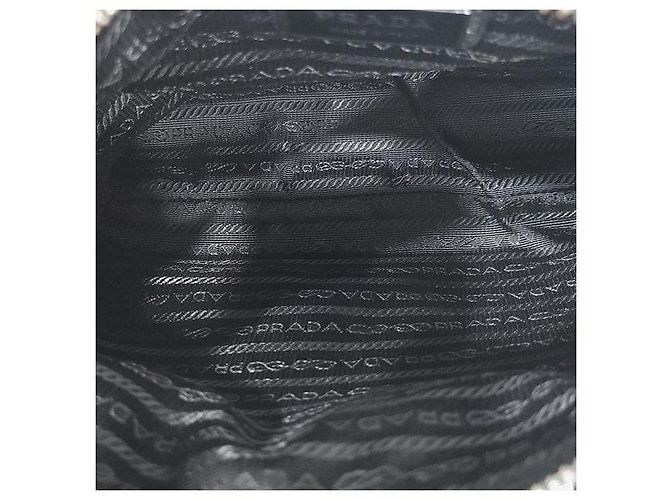 Prada Borsa a tracolla pouch in nylon Saffiano con logo triangolare - vista 9