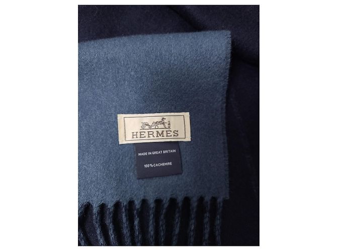 Hermès Sciarpa in cashmere blu navy bicolore con logo ricamato - vista 5