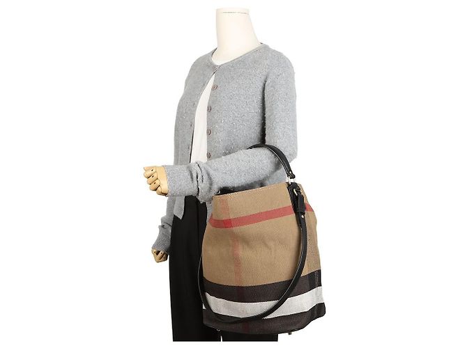 Burberry Borsa Hobo Ashby Medium in tela nera - vista 12