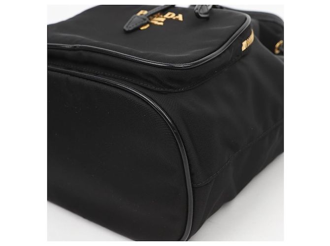 Prada Borsa a secchiello Duet in nylon con logo in metallo Nero Oro - vista 6