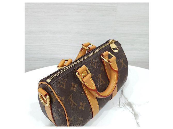 Louis Vuitton Nano Keepall Monogram Archive - vista 15