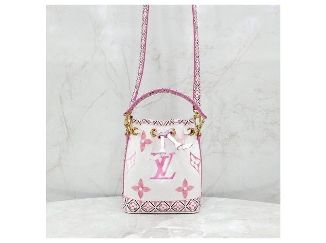 Louis Vuitton Borsa a Secchiello Monogram Nano Noe Pink - vista 10