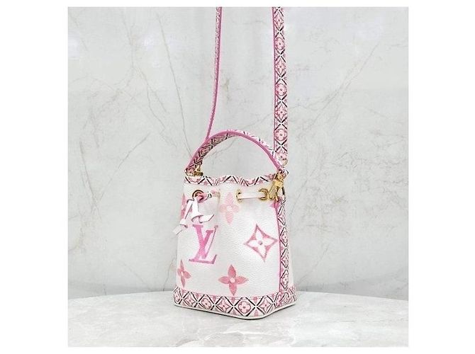 Louis Vuitton Borsa a Secchiello Monogram Nano Noe Pink - vista 2