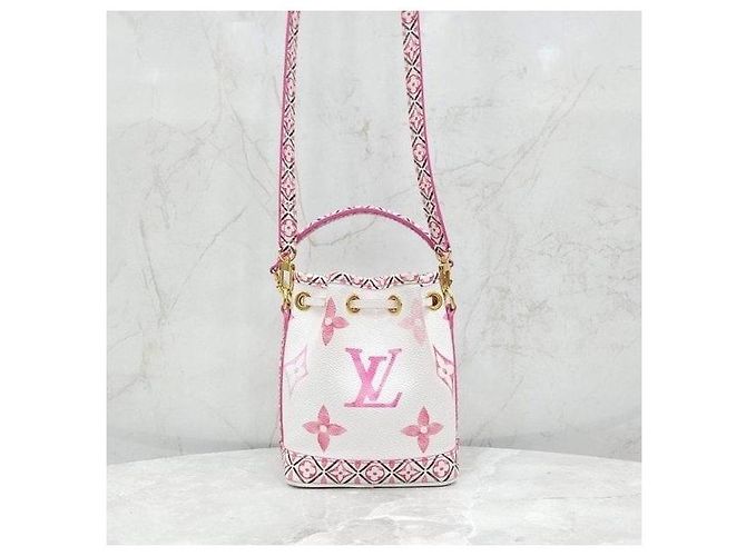 Louis Vuitton Borsa a Secchiello Monogram Nano Noe Pink - vista 3