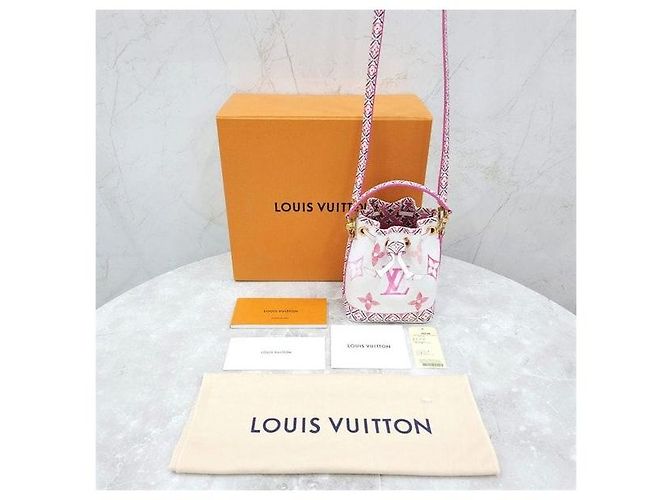 Louis Vuitton Borsa a Secchiello Monogram Nano Noe Pink - vista 8