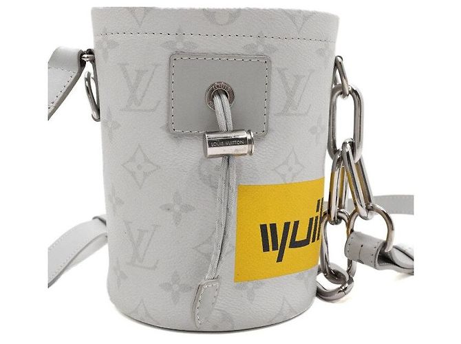 Bucket Louis Vuitton Borsa a secchiello Nano Monogram Chalk Grigia a tracolla - vista 11