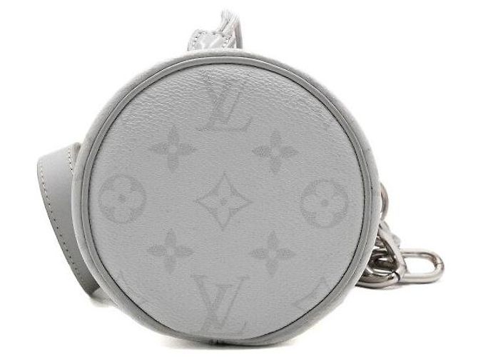 Bucket Louis Vuitton Borsa a secchiello Nano Monogram Chalk Grigia a tracolla - vista 6