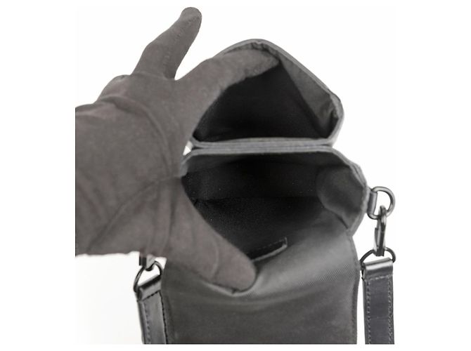 Louis Vuitton Borsa a tracolla in pelle nera - vista 13