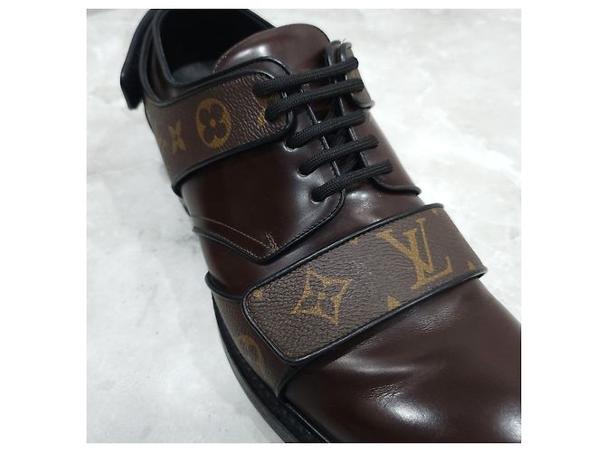 Louis Vuitton Monogram Strap Derby Schuhe - Ansicht 12