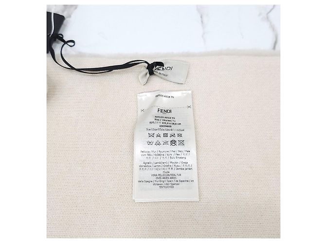 Fendi Sciarpa Muffler in Shearling Camellia - vista 14