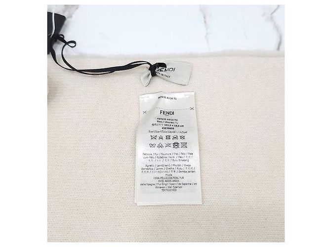 Fendi Sciarpa Muffler in Shearling Camellia - vista 6
