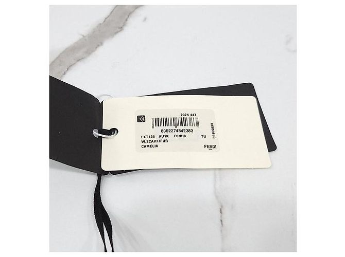 Fendi Sciarpa Muffler in Shearling Camellia - vista 8