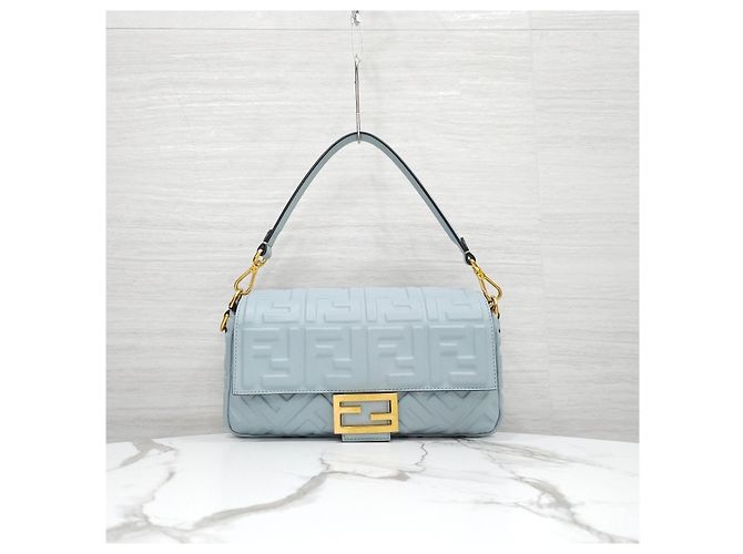 Fendi Borsa a spalla Medium in pelle Nappa embossed FF Blu - vista 14