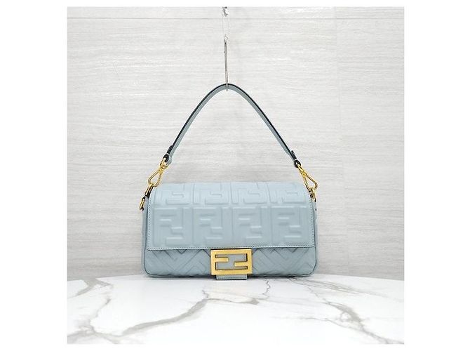 Fendi Borsa a spalla Medium in pelle Nappa embossed FF Blu - vista 4