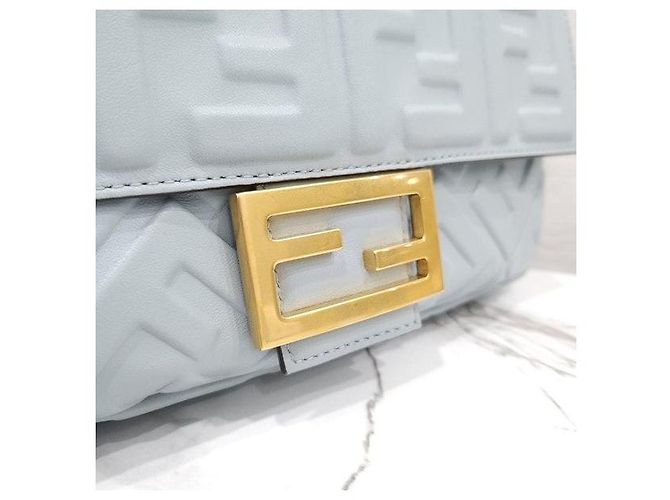 Fendi Borsa a spalla Medium in pelle Nappa embossed FF Blu - vista 6