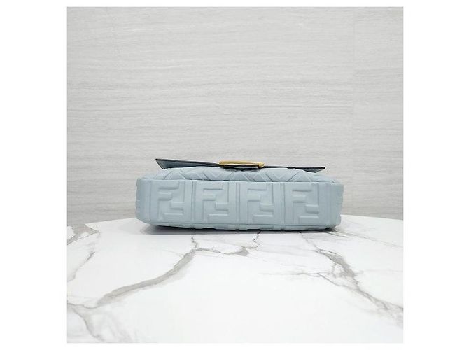 Fendi Borsa a spalla Medium in pelle Nappa embossed FF Blu - vista 7