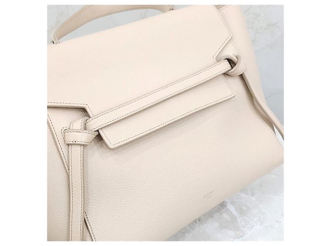Belt Bag Céline Mini Borsa Cintura in Vitello Martinato Light Taupe - vista 12