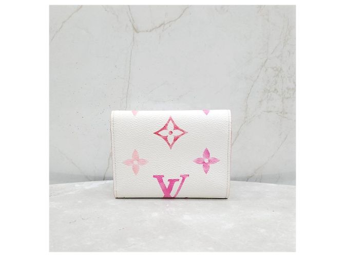 Louis Vuitton Cartera Victorine Giant Monogram - vista 11