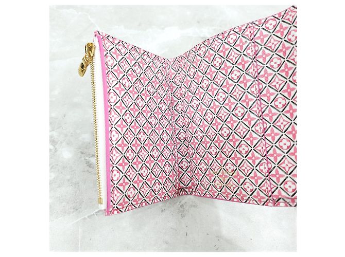Louis Vuitton Cartera Victorine Giant Monogram - vista 13
