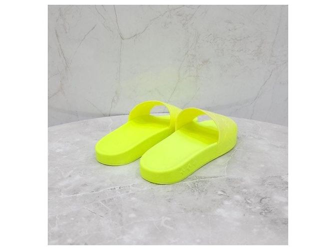 Louis Vuitton Pantofole Neon Monogram Watercolor - vista 5