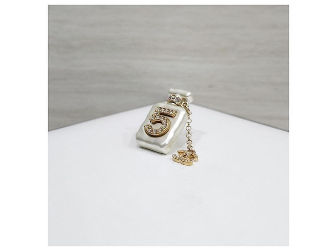 Chanel Number Parfum Logo-Brosche - Ansicht 10