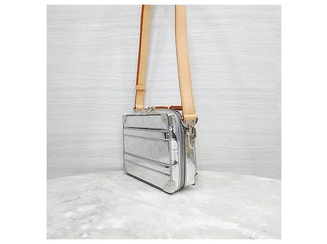 Louis Vuitton Borsa a Tracolla Trunk Argento - vista 2