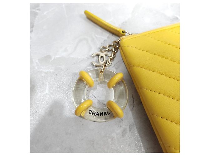 Chanel Borsa a Pochette Chevron Medium Yellow Gold - vista 15