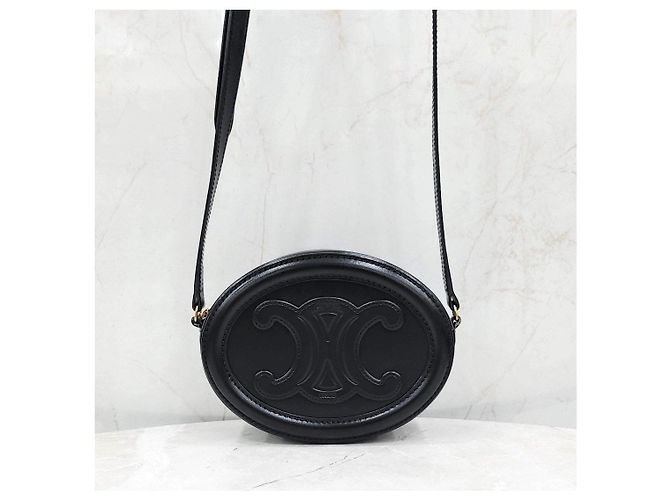 Céline Borsa a spalla Triopea Oval Pulse - vista 13