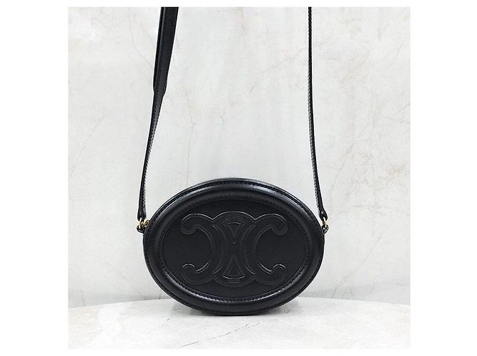 Céline Borsa a spalla Triopea Oval Pulse - vista 3