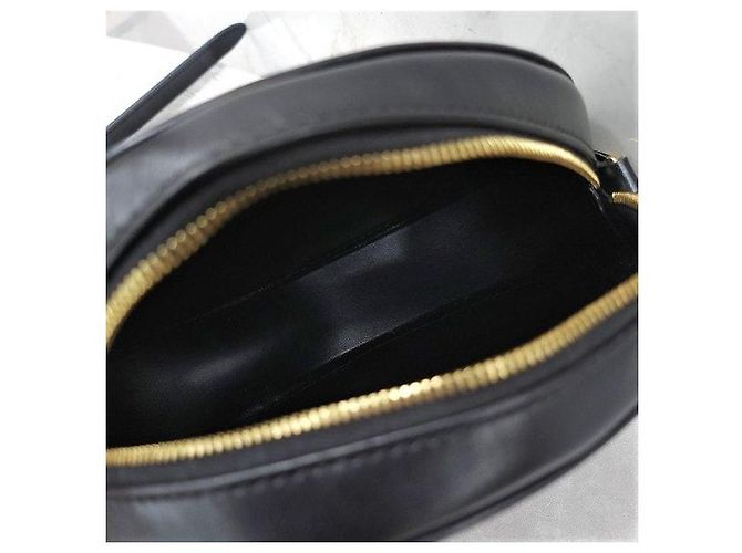 Céline Borsa a spalla Triopea Oval Pulse - vista 7