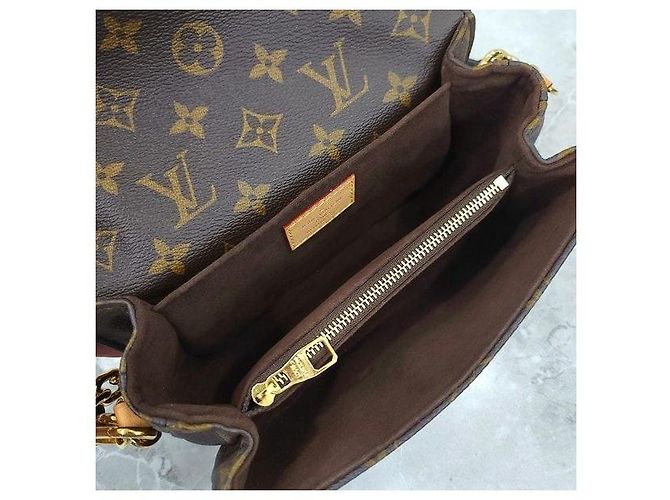 Metis Louis Vuitton Pochette Métis East West - vista 9