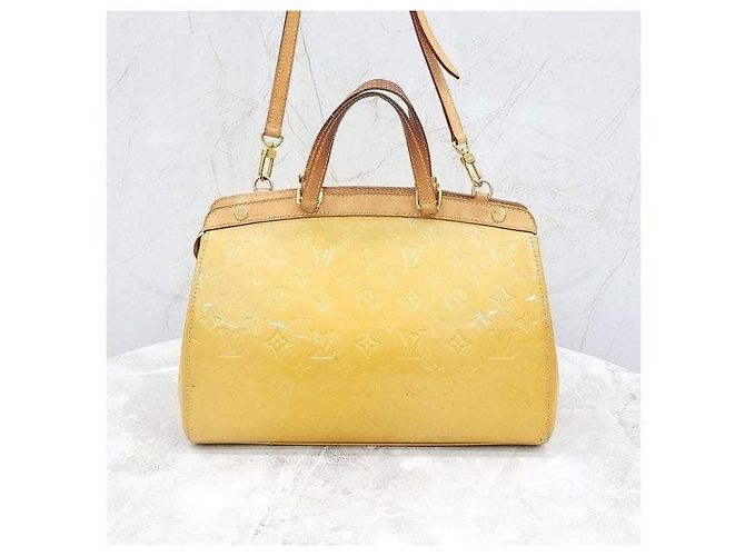 Louis Vuitton Borsa a spalla Tote Monogram Vernis Gialla - vista 3