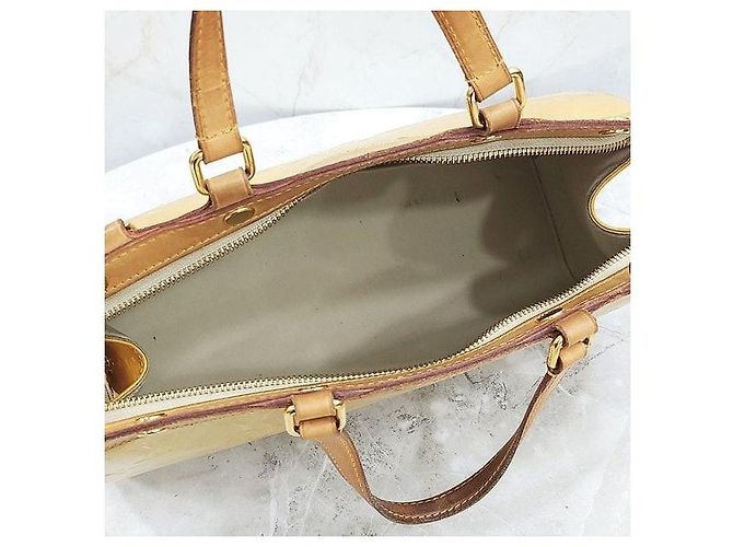 Louis Vuitton Borsa a spalla Tote Monogram Vernis Gialla - vista 5